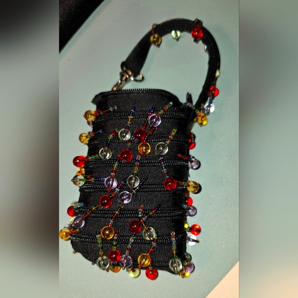 Handbags - ADORABLE Beaded Small Zipper Bag